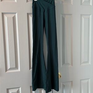 Offline by Aerie real me hi-rise flare short inseam teal green XS